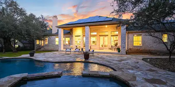 5808 Laguna Cliff LN