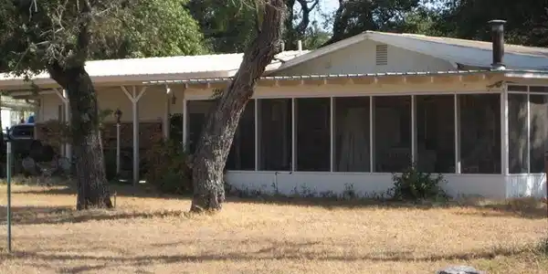 104 Pebble Cir