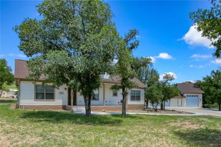 231 E Lakeshore DR