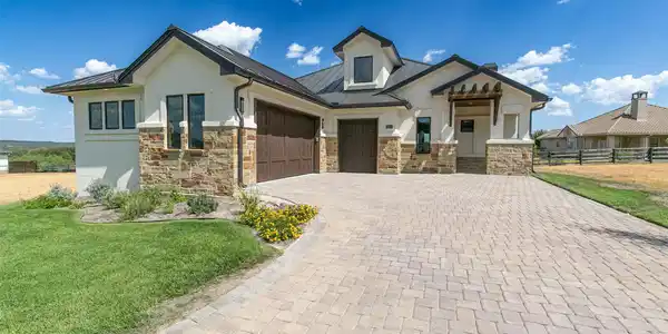 1824 Art Adams WAY