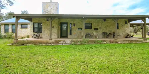 512 Soda Creek RD