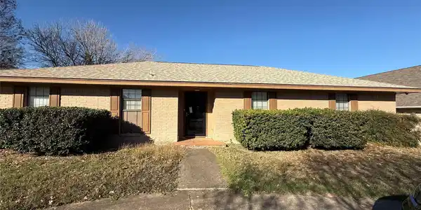 214 meadowlakes DR