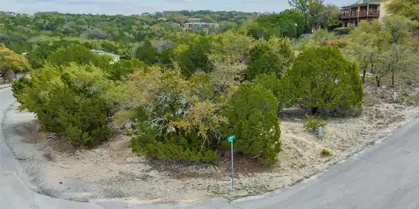 21512 Perry Cove