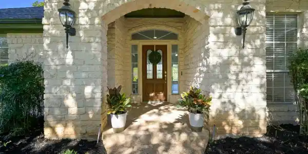 215 Clubhouse DR