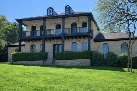 1004 Elder CIR