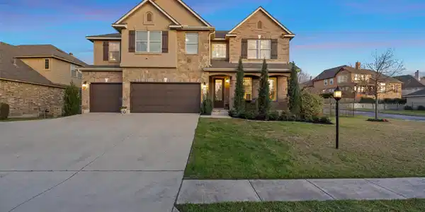 302 Bellagio DR