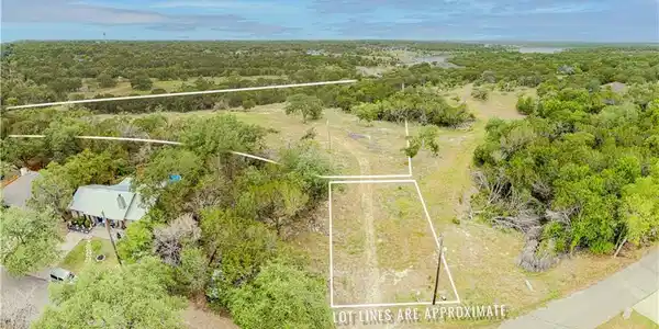 29 Artesian DR