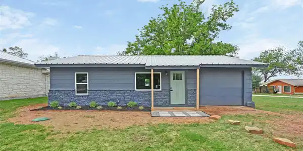 409 Bizzy LN