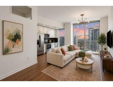 360 Nueces ST