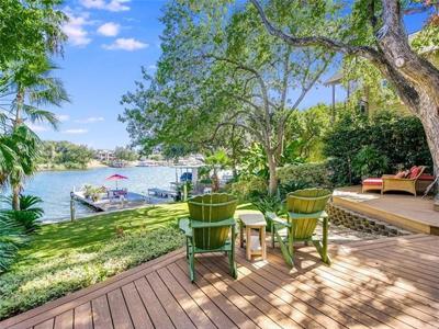 1705 Comanche LN