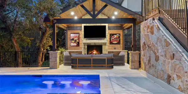 302 Duffy LN