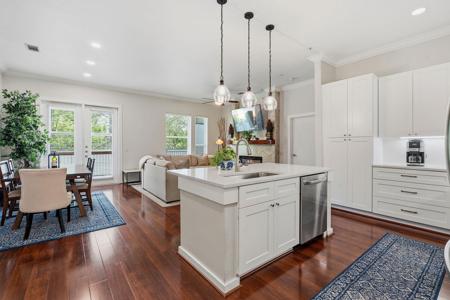 1900 Barton Springs RD