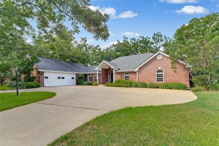 300 San Saba ST