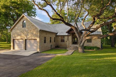 302 Guadalupe River DR