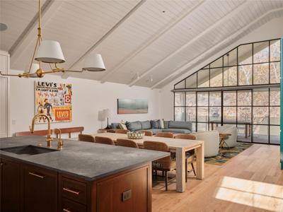3016 Edgewater DR