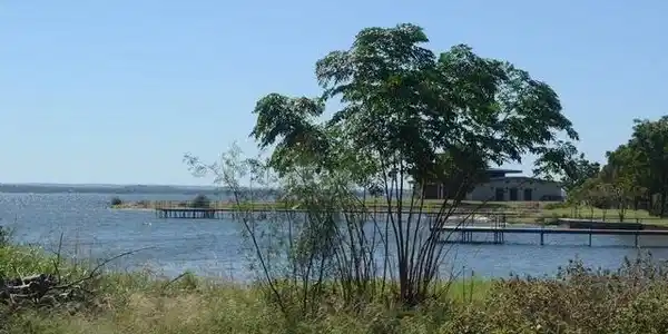 00 E Island Dr