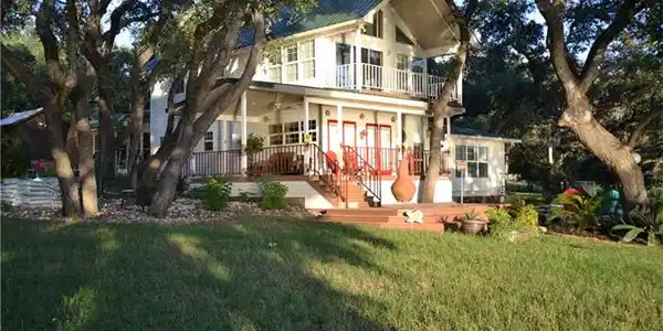 220 Park Ln