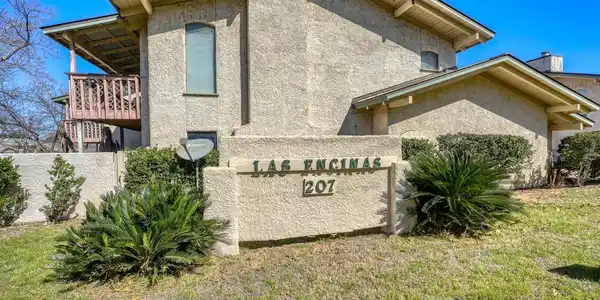 207 N Hi Circle N ST N