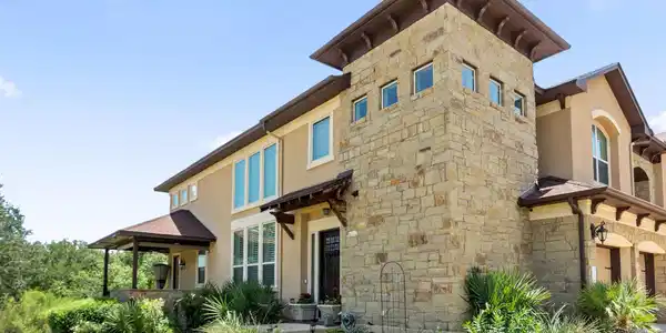 401 Bellagio DR