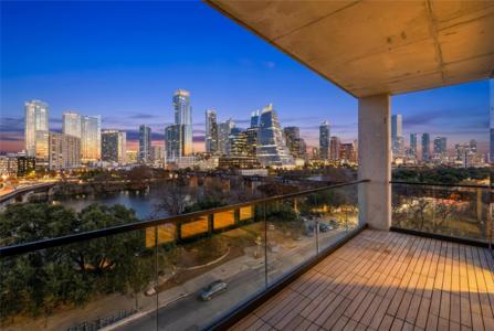 1211 W Riverside DR W