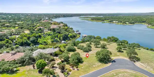 2928 Cliff Overlook
