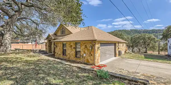 10809-10811 Lakeside DR