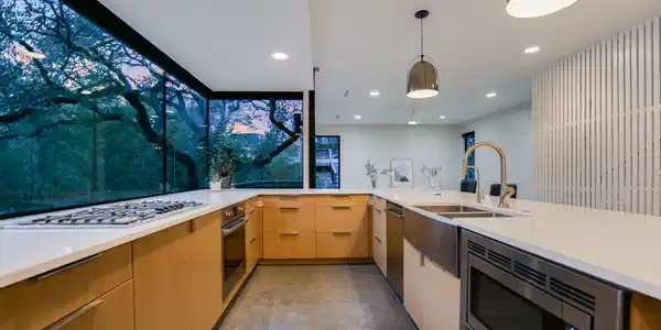 1325 Bonham TER