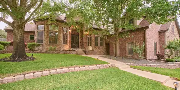 2205 Sunrise DR