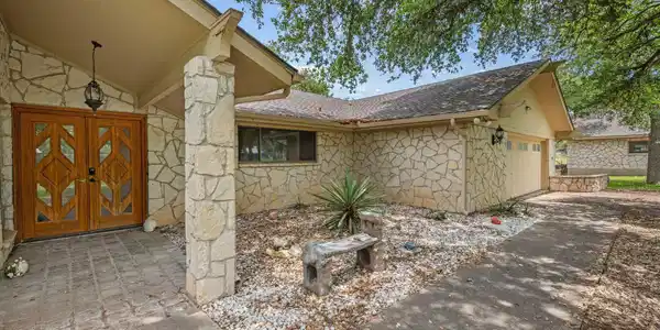 109 Sunset CIR