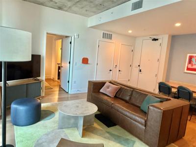 48 E East Ave