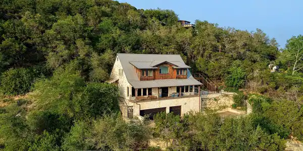 13906 Skyline DR