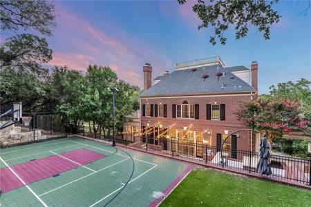 3900 Bonnell DR