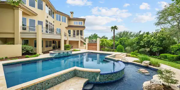 15903 Soleil CT