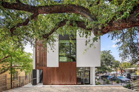 2208 Lake Austin BLVD