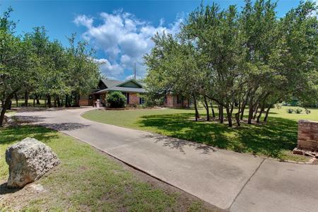 1101 Lisa DR
