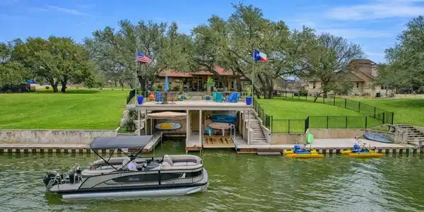 178 Sleepy Oaks DR