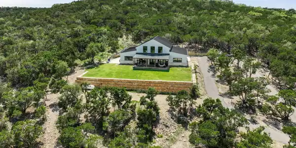 11104 Trails End RD