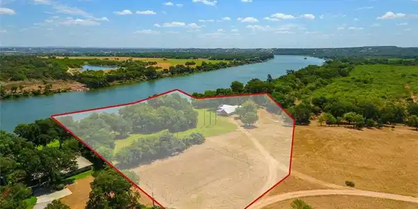 3600 B Lakeview DR