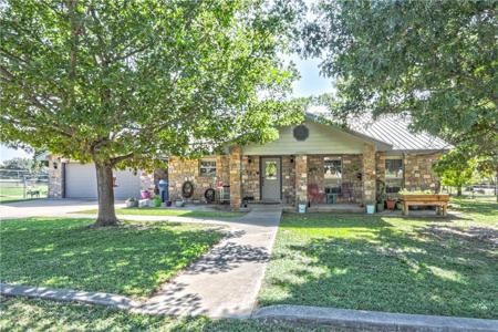 111 Crescent LN