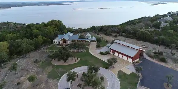 900 White Bluff Trl