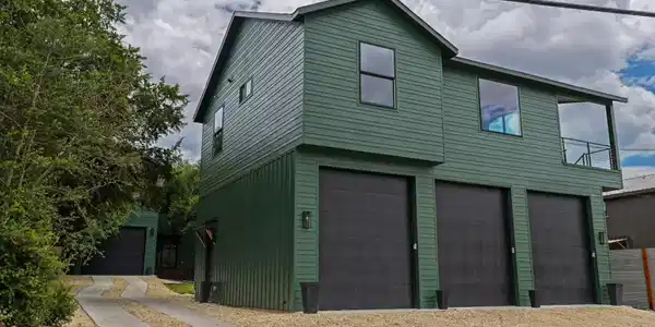 1301 Minnie DR