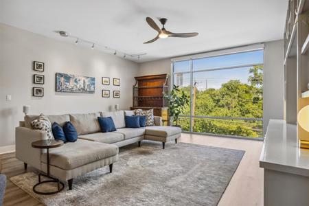 210 Lee Barton DR