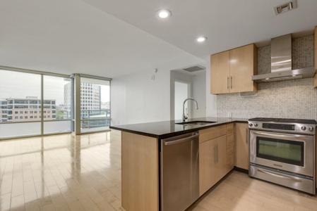 300 Bowie ST
