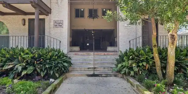 505 W 7th ST
