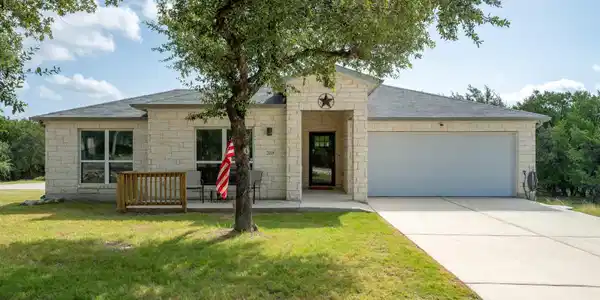 21006 Santa Rosa Ave