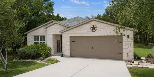 4202 Glendale LN
