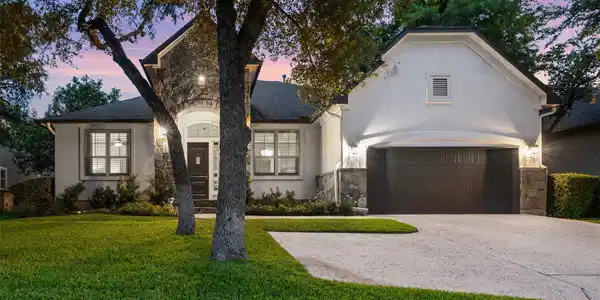 215 Lake Como DR
