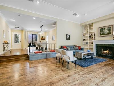 3233 Tarryhollow DR