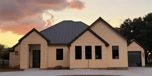 114 Meadowlakes DR