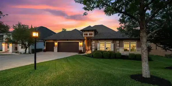 210 Lake Como DR